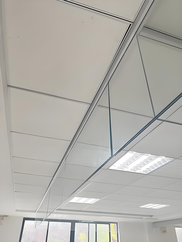 城中玻璃城中挡烟垂壁