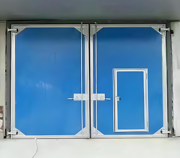 城中工业平开门