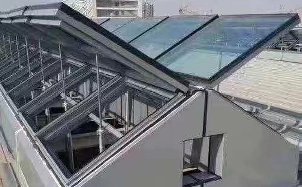 电动城中排烟窗适合安装在什么地方