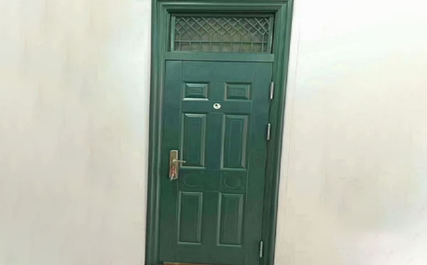 城中学校教室门