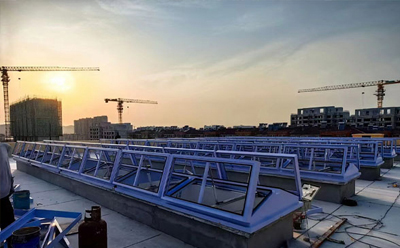 消防城中排烟窗开启角度