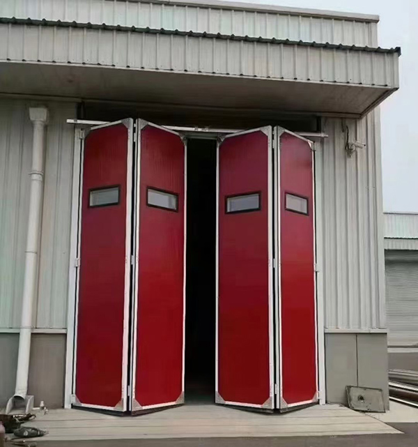 城中工业折叠门在大型装配车间出入口的应用实例